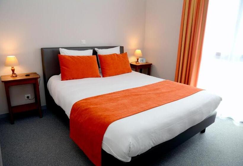 غرفة قياسية, Restaurant La Paix La Robe Et Le Palais