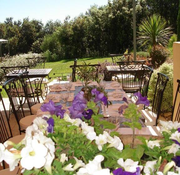 Номер Стандарт, Restaurant Le Gardon   Pont Du Gard