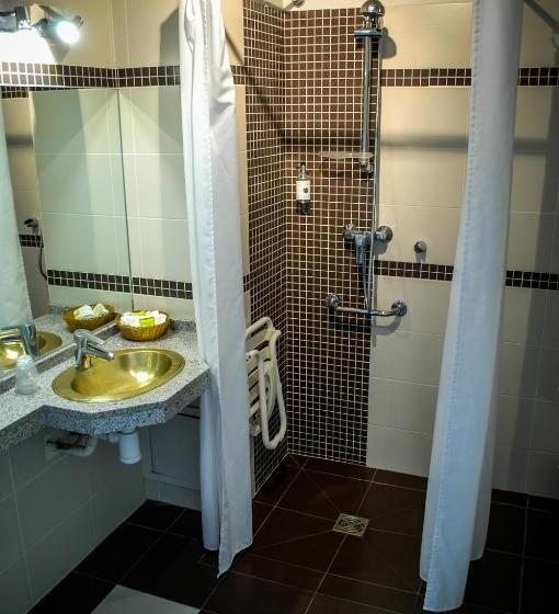 适合残疾人使用的标准间, Restaurant Le Gardon   Pont Du Gard