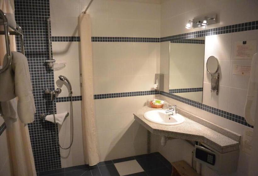 带露台的套间, Restaurant Le Gardon   Pont Du Gard