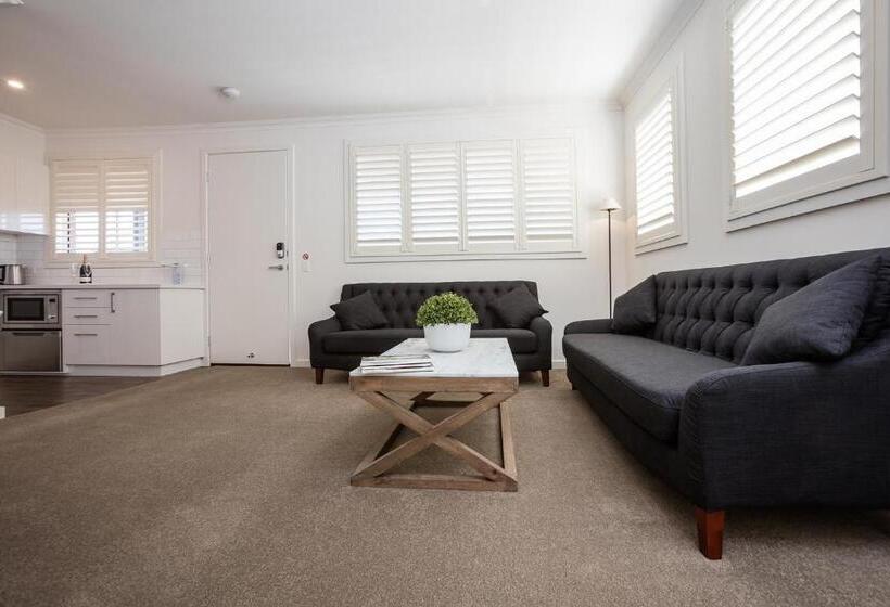 스탠다드 스튜디오 퀸 침대, Newington Apartments