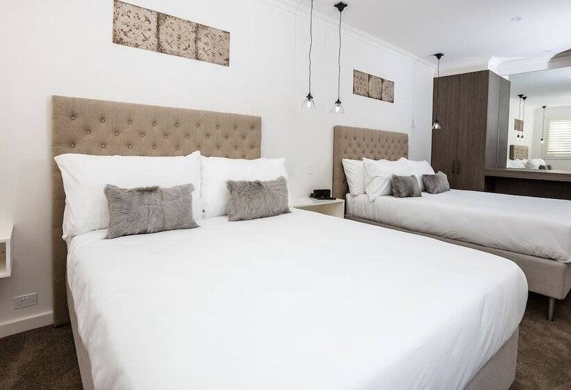스탠다드 스튜디오, Newington Apartments