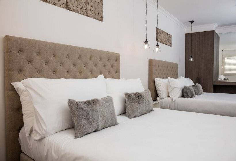 スタンダードスタジオ, Newington Apartments