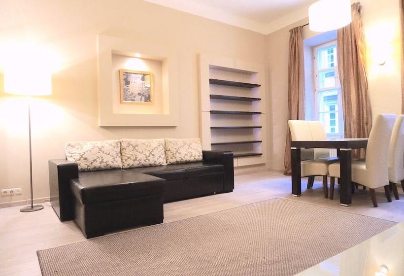 سوییت اجرایی, Aaa Stay Premium Apartments Old Town