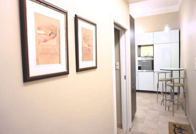 سوییت اجرایی, Aaa Stay Premium Apartments Old Town