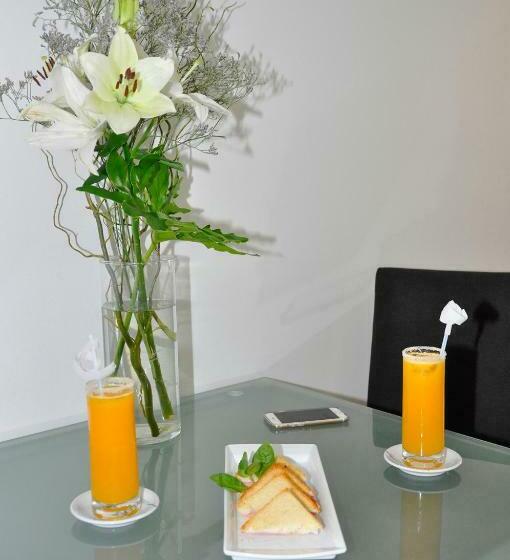 سوییت جونیور, Broadway Hotel & Suites