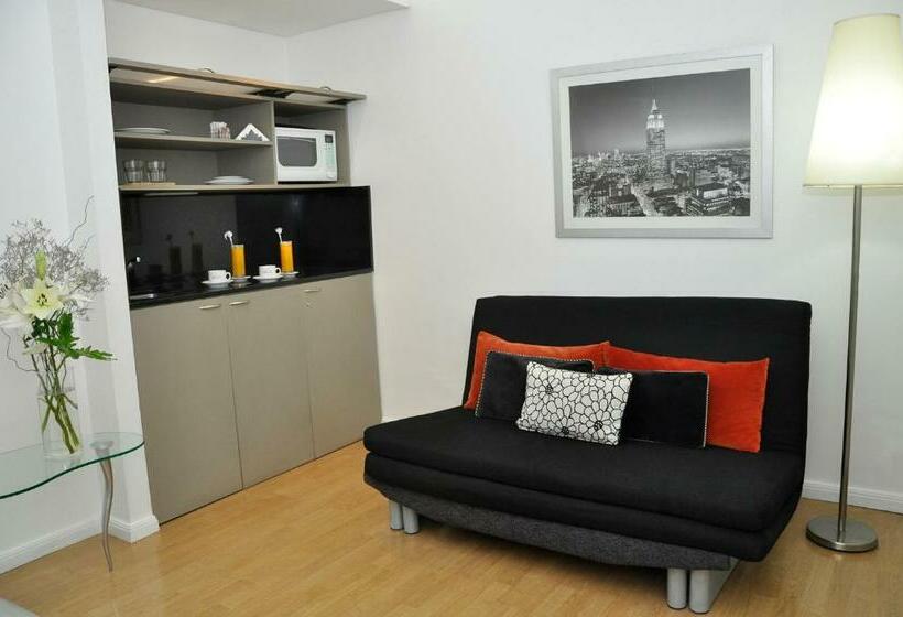 سوییت جونیور, Broadway Hotel & Suites