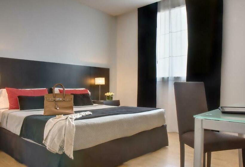 سوییت جونیور, Broadway Hotel & Suites