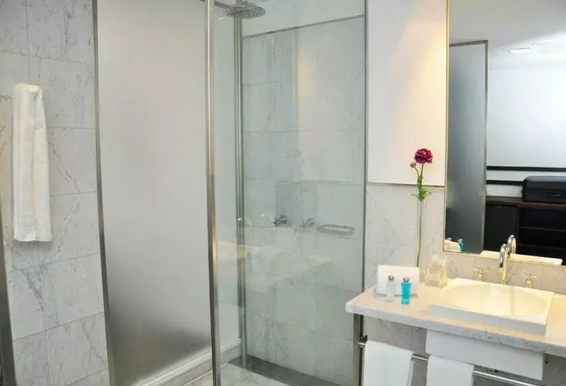 اتاق سوپریور, Broadway Hotel & Suites
