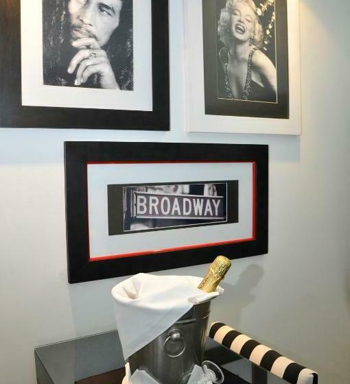 اتاق اجرایی, Broadway Hotel & Suites