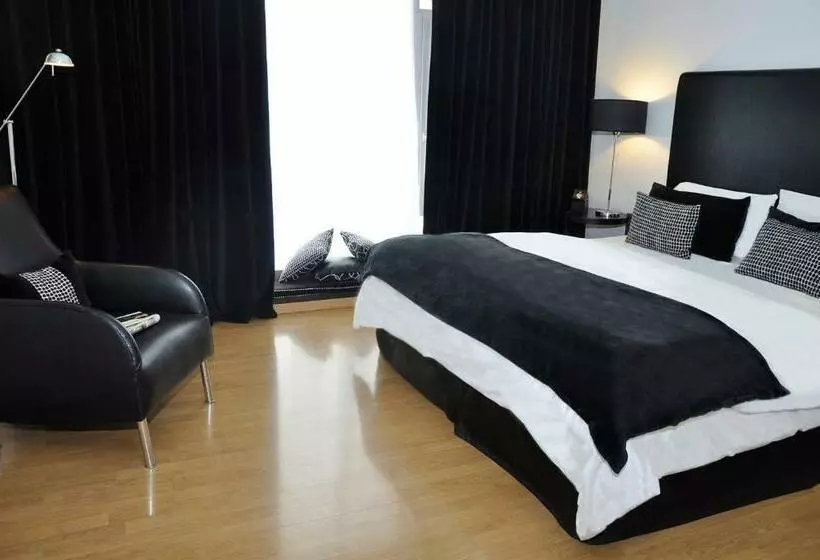اتاق اجرایی, Broadway Hotel & Suites