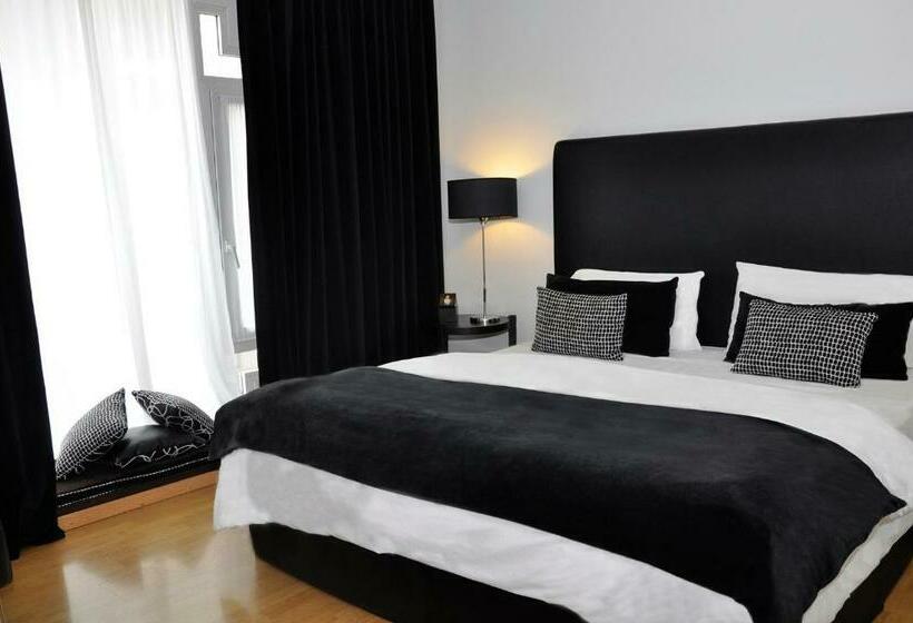 اتاق اجرایی, Broadway Hotel & Suites