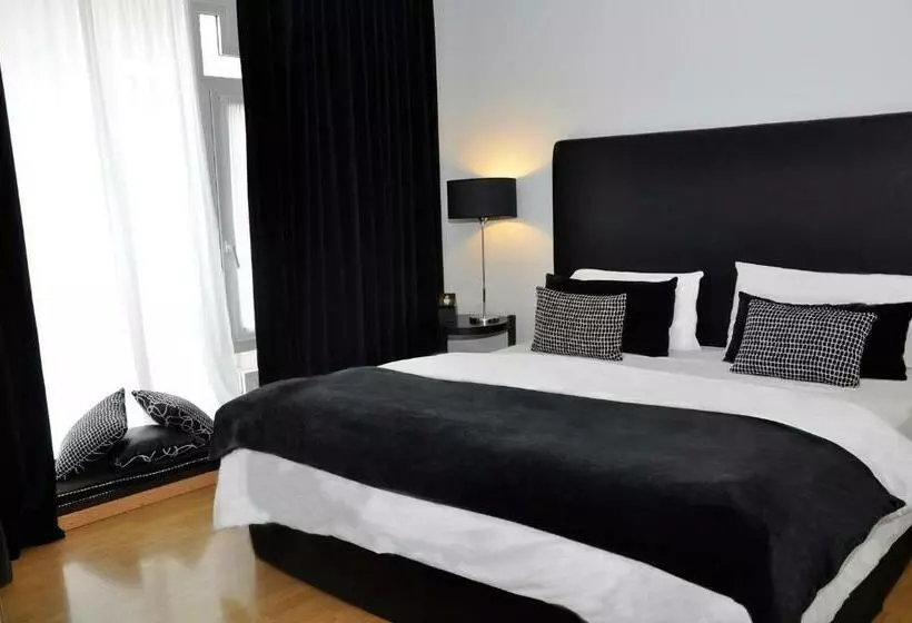 اتاق اجرایی, Broadway Hotel & Suites