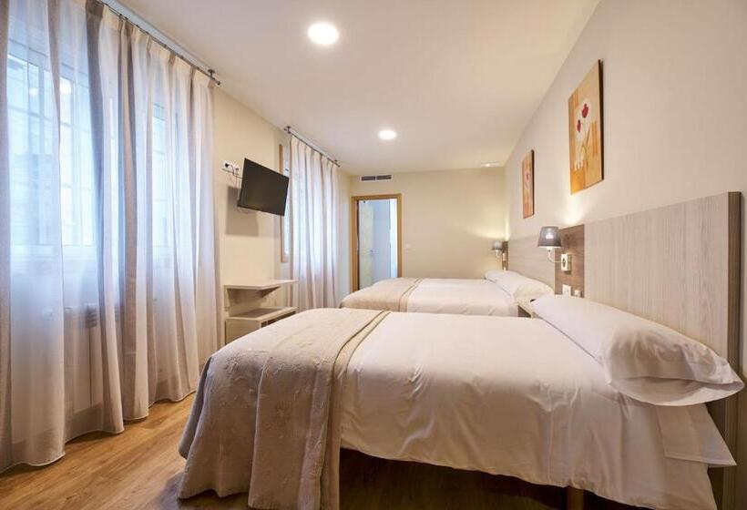 스탠다드 트리플 룸, Hostal Restaurante Teodora