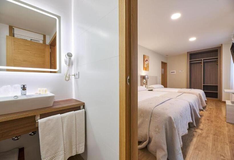 Номер Стандарт Трехместный, Hostal Restaurante Teodora