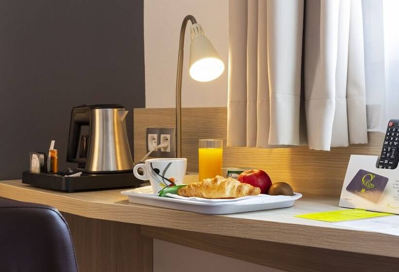 컴포트 룸, Altina