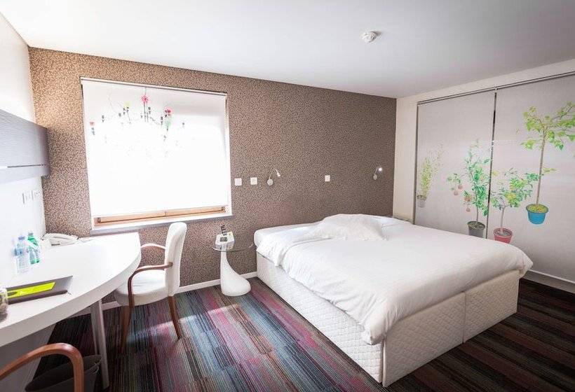 Номер Стандарт, Au Tilleul