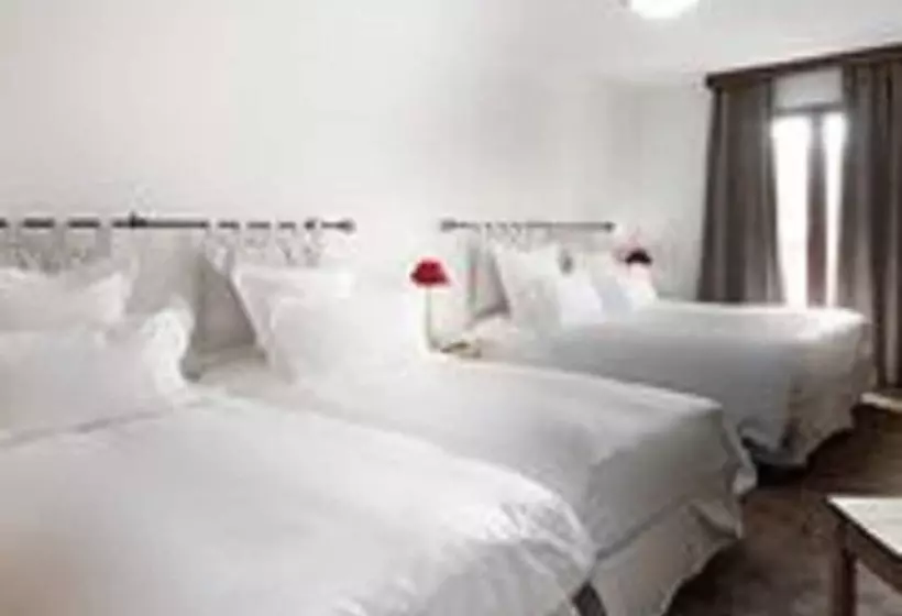 اتاق خانوادگی پرستیژ, Auberge De Savoie