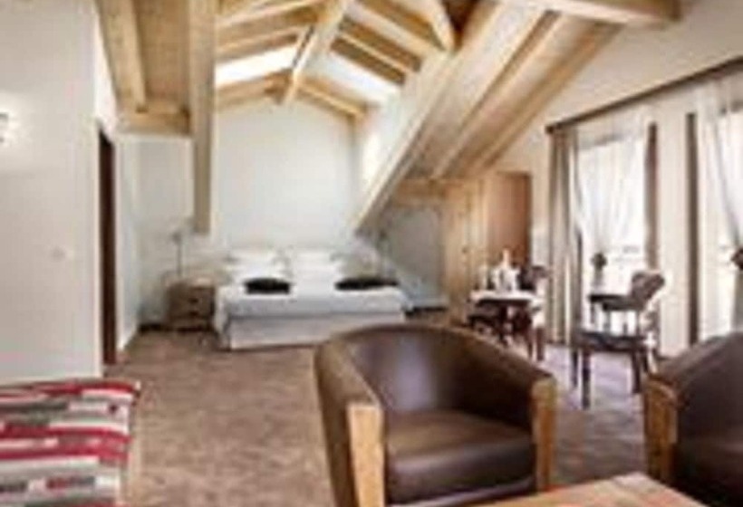 اتاق خانوادگی پرستیژ, Auberge De Savoie