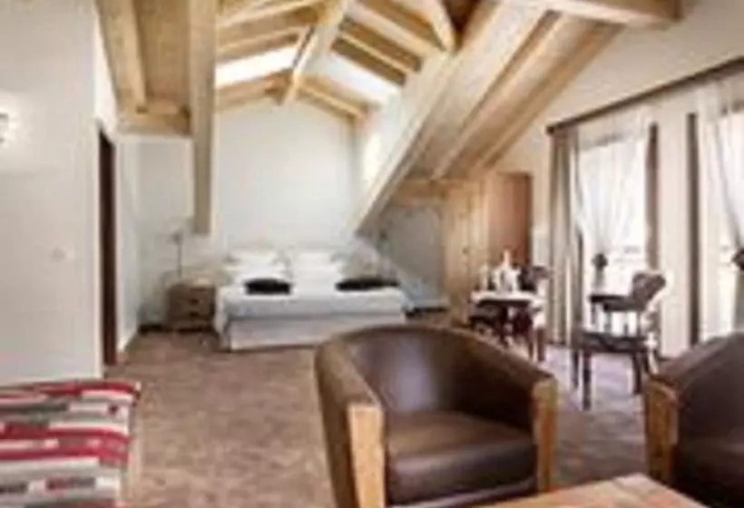 اتاق خانوادگی پرستیژ, Auberge De Savoie