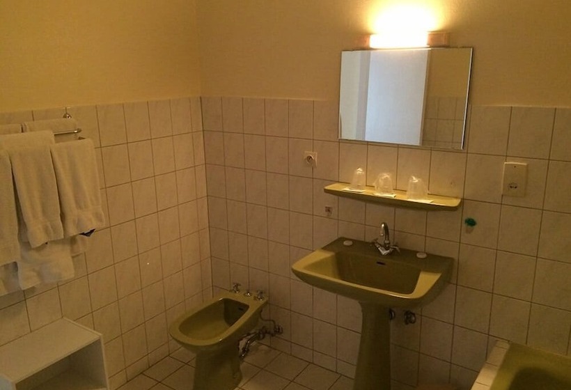 标准间, Aux Deux Clefs