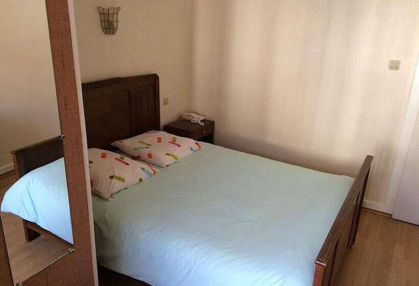 标准间, Aux Deux Clefs