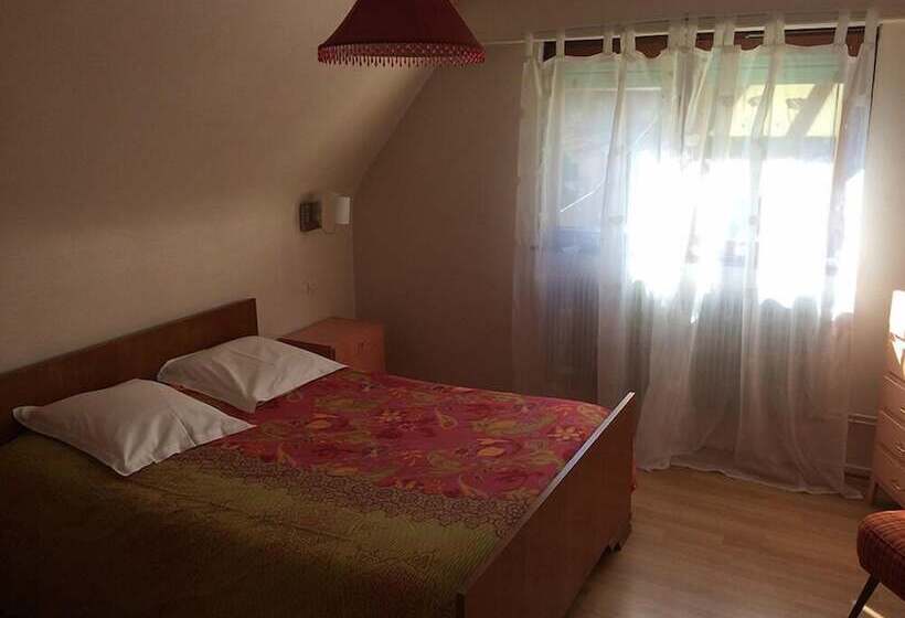 标准间, Aux Deux Clefs