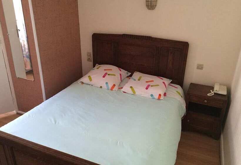 标准间, Aux Deux Clefs