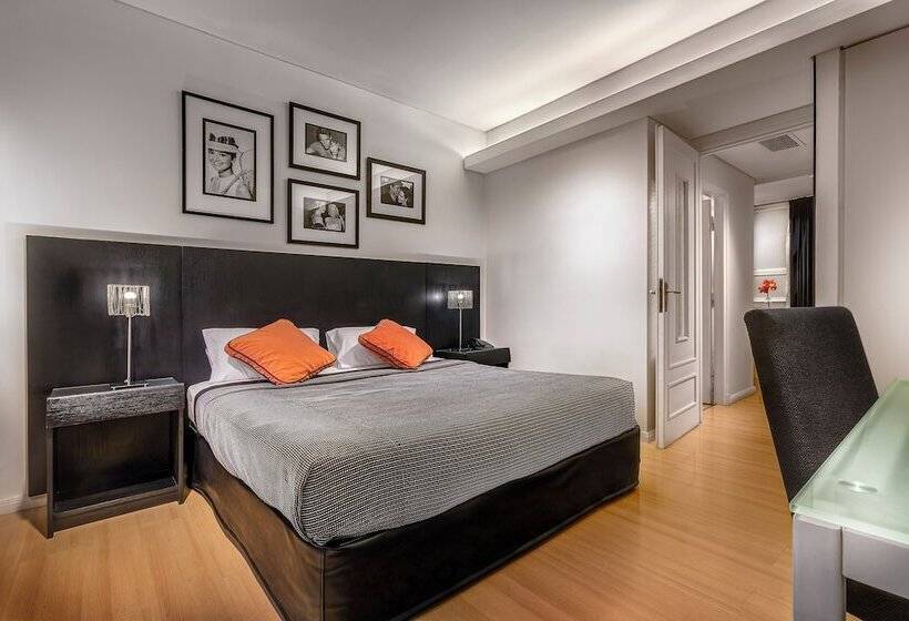 سوییت جونیور, Broadway Hotel & Suites