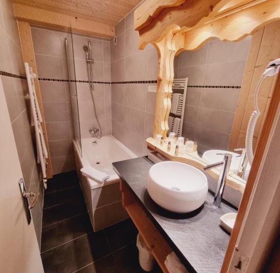 اتاق استاندارد سه نفره, Hôtel Le Sporting