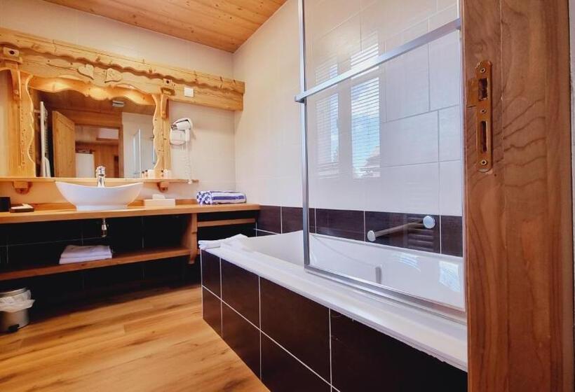 اتاق راحتی سه تخته, Hôtel Le Sporting