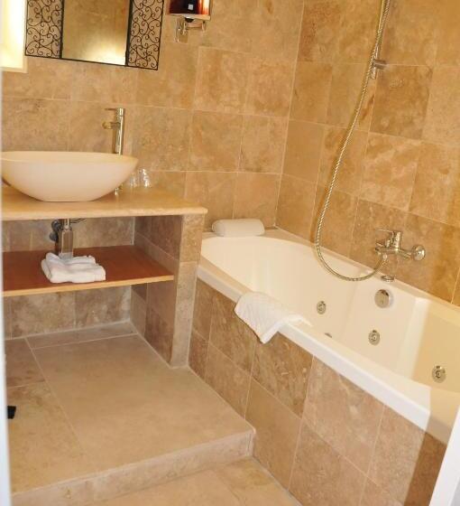 Номер Стандарт, Hôtellerie Nouvelle De Villemartin