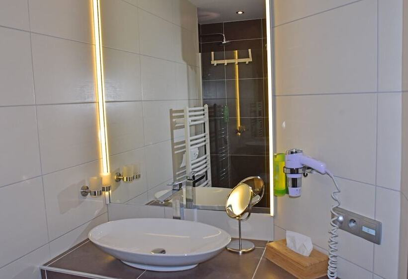 발코니가 있는 4인용 스탠다드 룸, Le Caballin