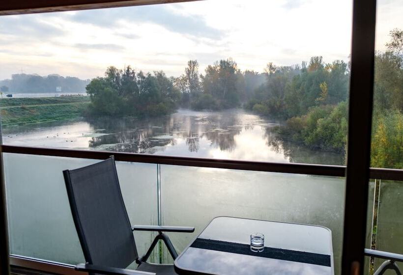 발코니가 있는 4인용 스탠다드 룸, Le Caballin