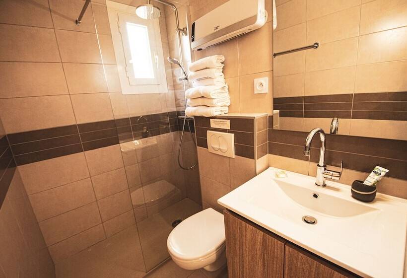 חדר סופריור לשלושה, Hôtel Le Panoramic   Votre Hôtel Au Cœur Des Gorges Du Verdon