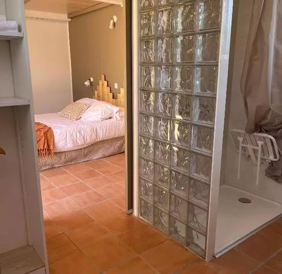 スーペリアールーム, Le Relais Des Lavandins