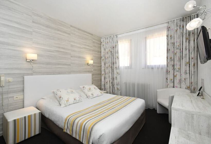 标准间, Logis Hôtel Du Centre   Halte Idéale En Cyclotourisme Avec Garage à Vélos Clos