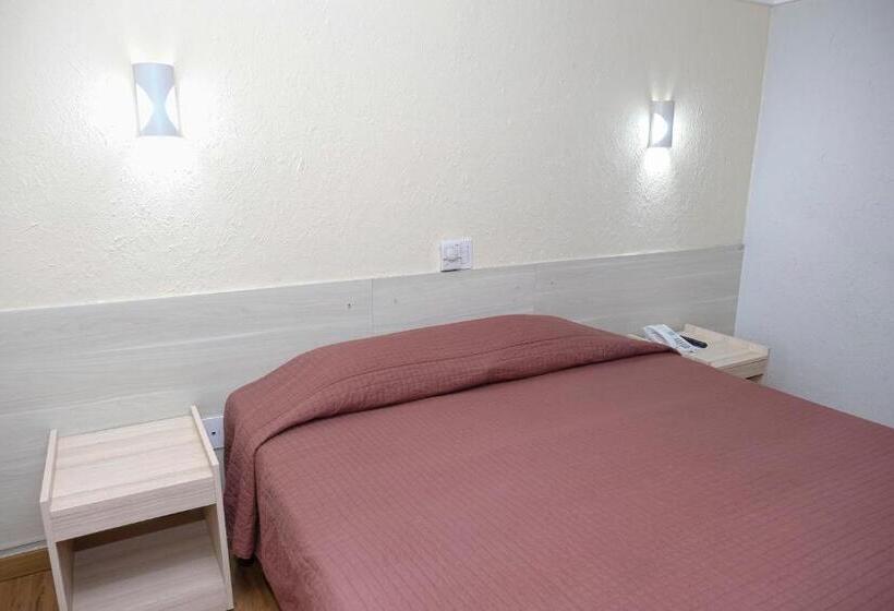 غرفة قياسية, Marante Plaza