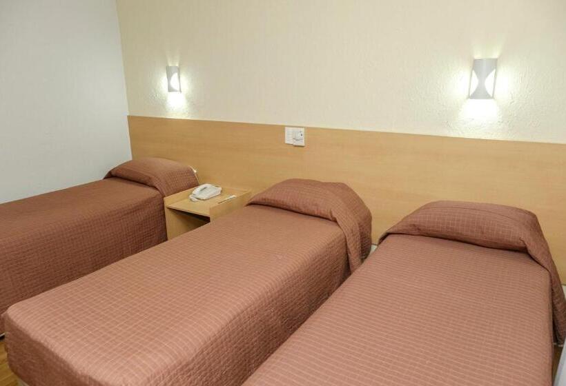 غرفة قياسية ثلاثية, Marante Plaza