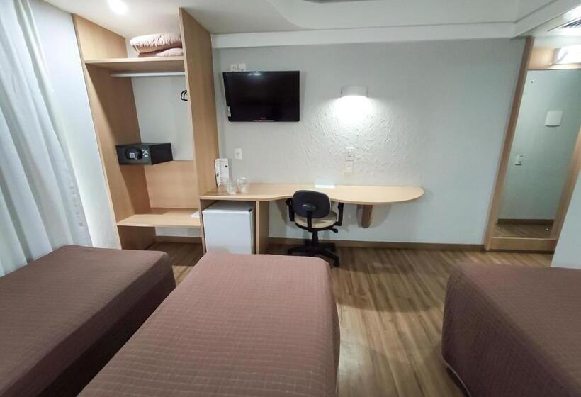 غرفة قياسية ثلاثية, Marante Plaza