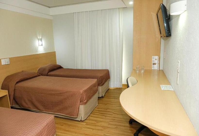Quarto Triplo Estandar, Marante Plaza