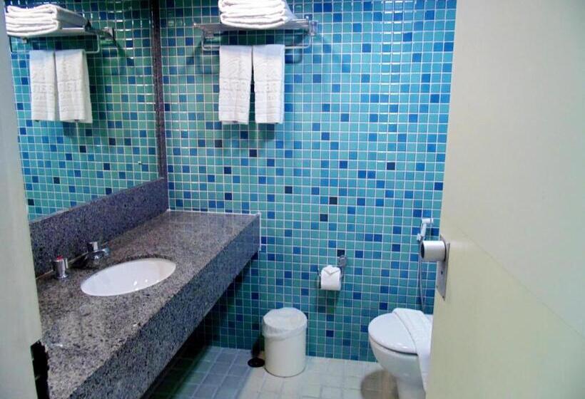 جناح جونيور, Marante Plaza