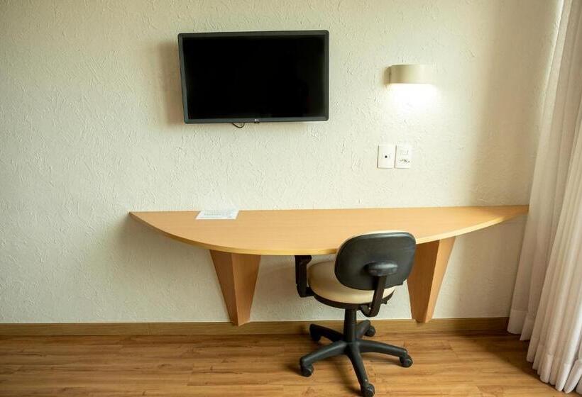 غرفة ديلوكس, Marante Plaza