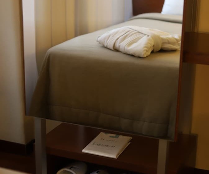 스탠다드 룸, Rochester Hotel Concept