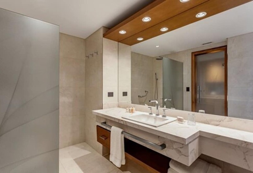 חדר דלוקס לשלושה, Spa Republica