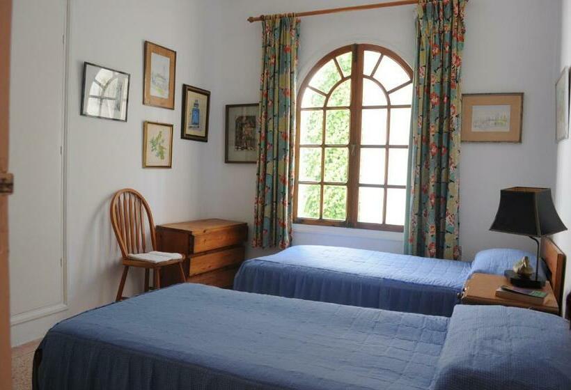 غرفة قياسية, Villa Nora