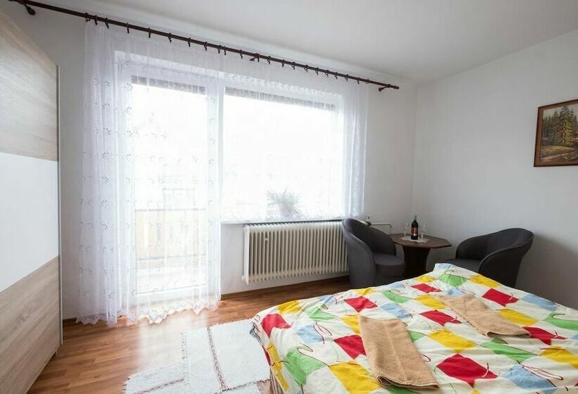 带共用浴室的标准房间, Domček Na Orave