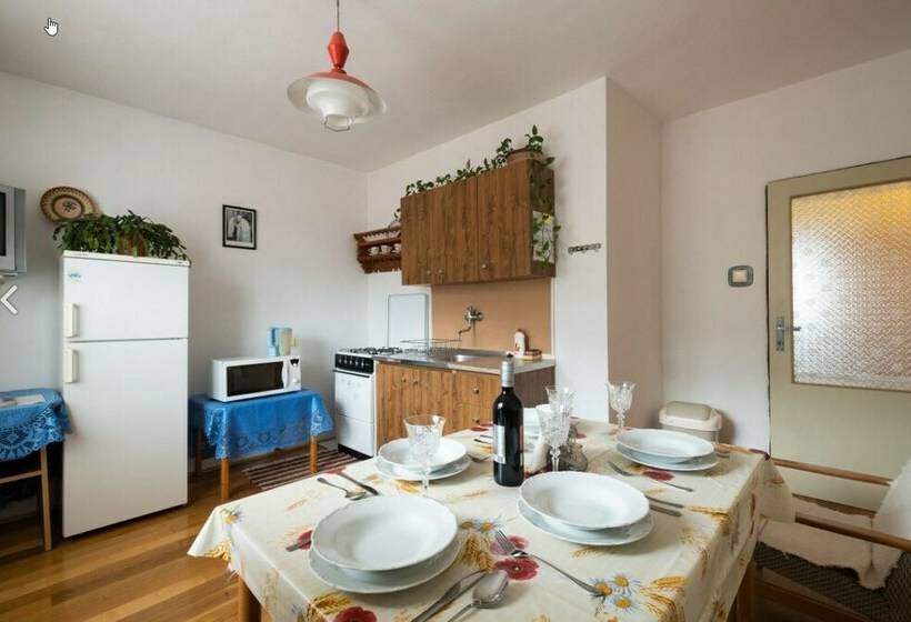 带共用浴室的标准房间, Domček Na Orave