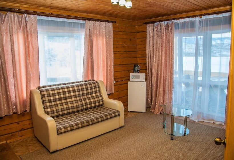 בקתה דלוקס, Holiday Village Bayar