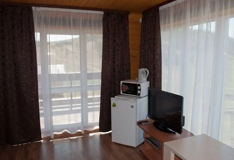 デラックスバンガロー, Holiday Village Bayar
